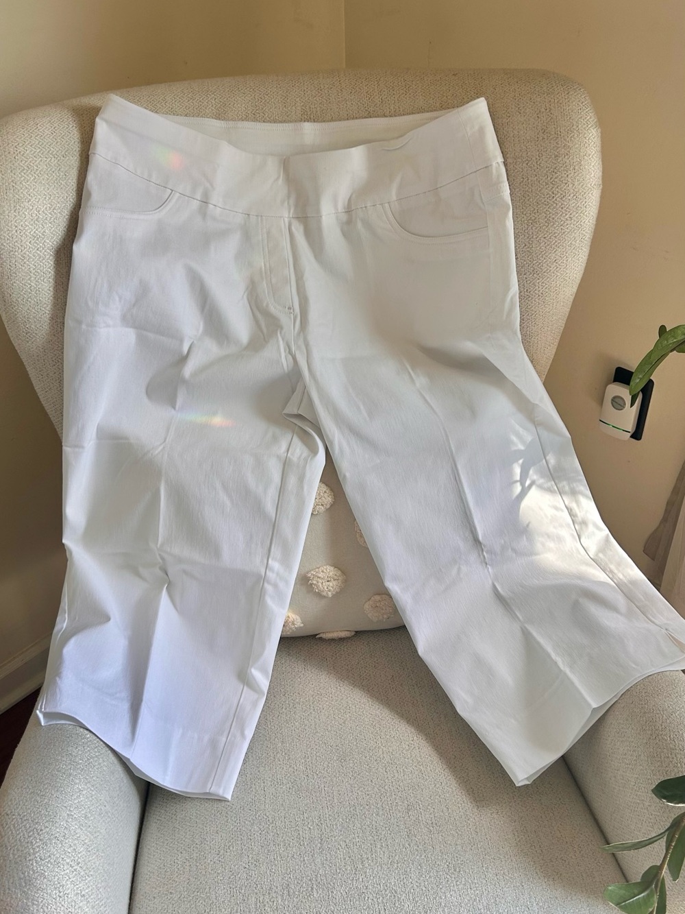 “NWT” RUBY RD. WOMAN CAPRI PANT
